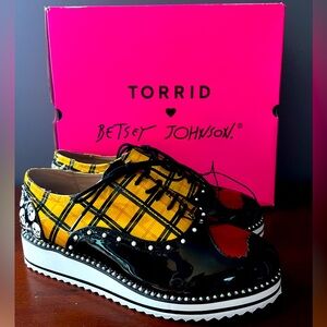 NEW Betsey Johnson Torrid Plaid Printed Oxford Shoes Sz 9.5WW Never Worn In Box